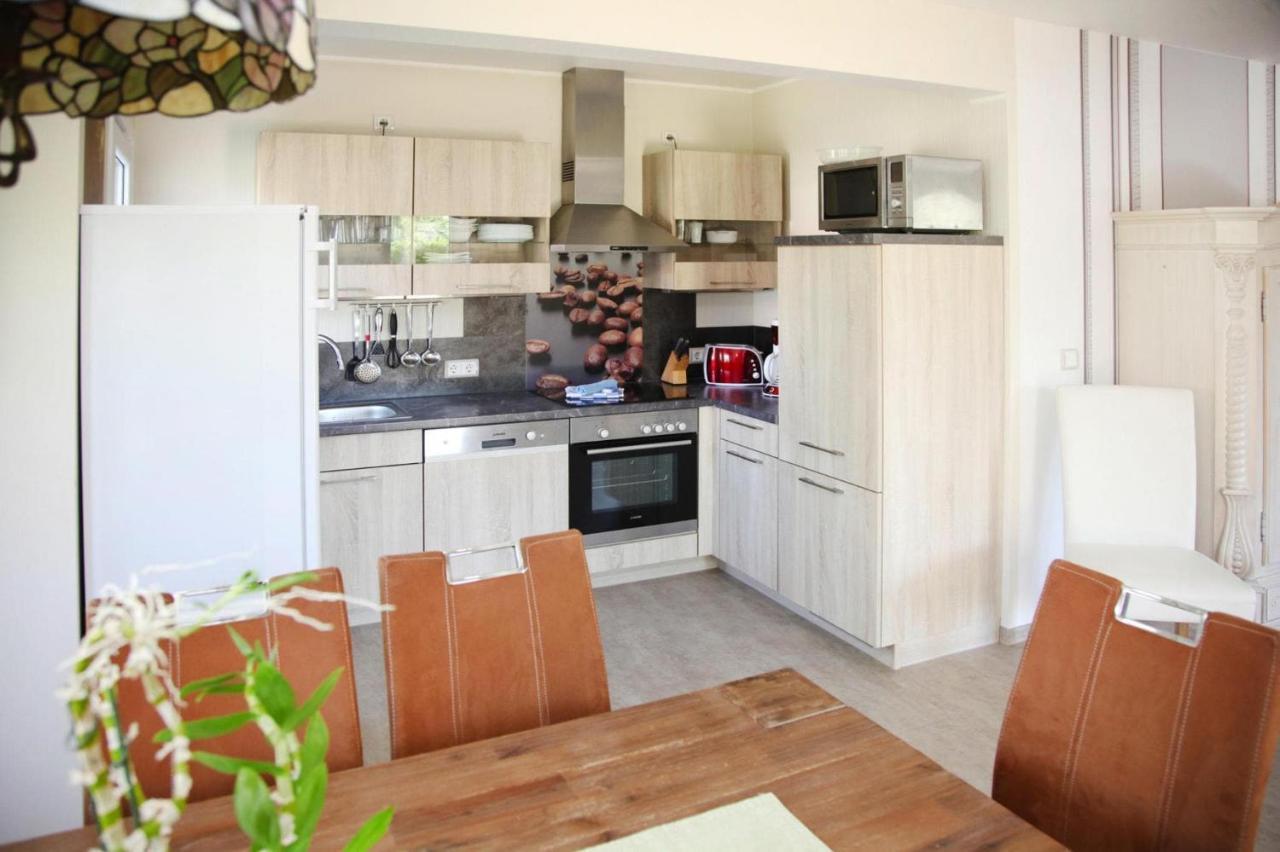 Ferienhaus Adler In Миров Экстерьер фото