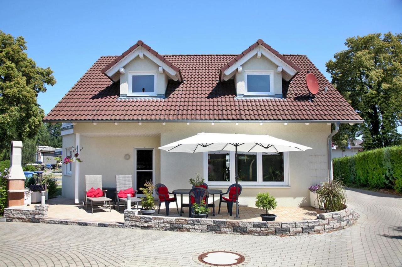 Ferienhaus Adler In Миров Экстерьер фото